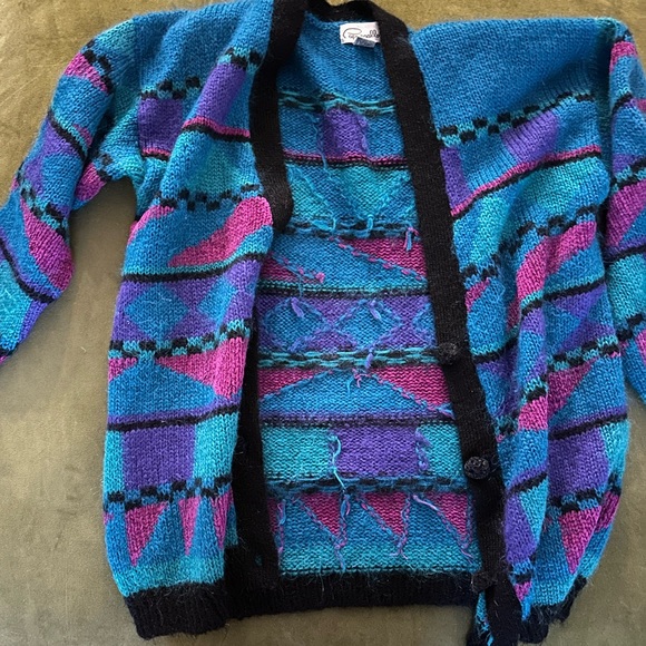 Super cool button up sweater - Picture 5 of 6